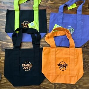 Trader Joe’s Halloween 2025 mini tote set of 4 new